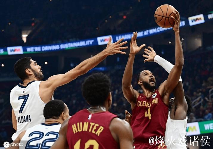 灰熊五连胜致鹈鹕七连败 杨砍21+11老鹰双胜骑士 灰熊五连胜致鹈鹕七连败 杨砍21+11老鹰双胜骑士