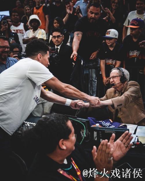 太阳队传奇播音员麦考伊去世,享年91岁,51年辉煌生涯画上句号 太阳队传奇播音员麦考伊去世,享年91岁,51年辉煌生涯画上句号